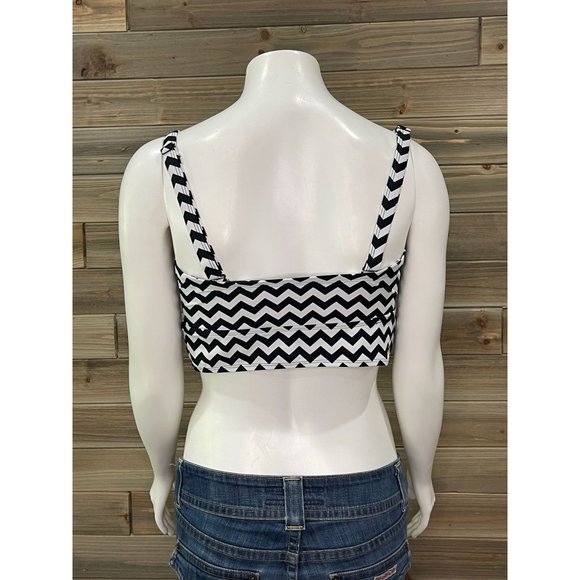 Torrid Bikini Swimsuit Top 00 Medium Large Chevron Black White Adjustable Straps - Picture 2 of 7